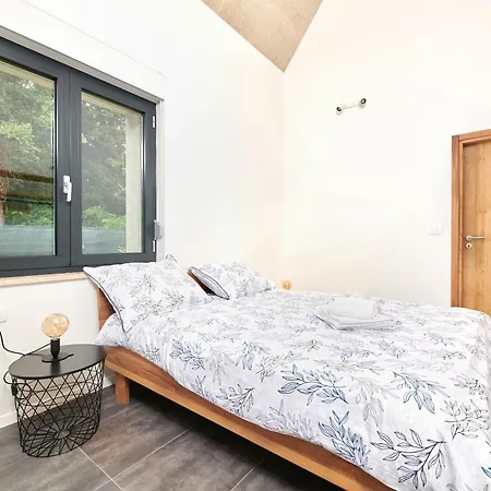 Doris Villa